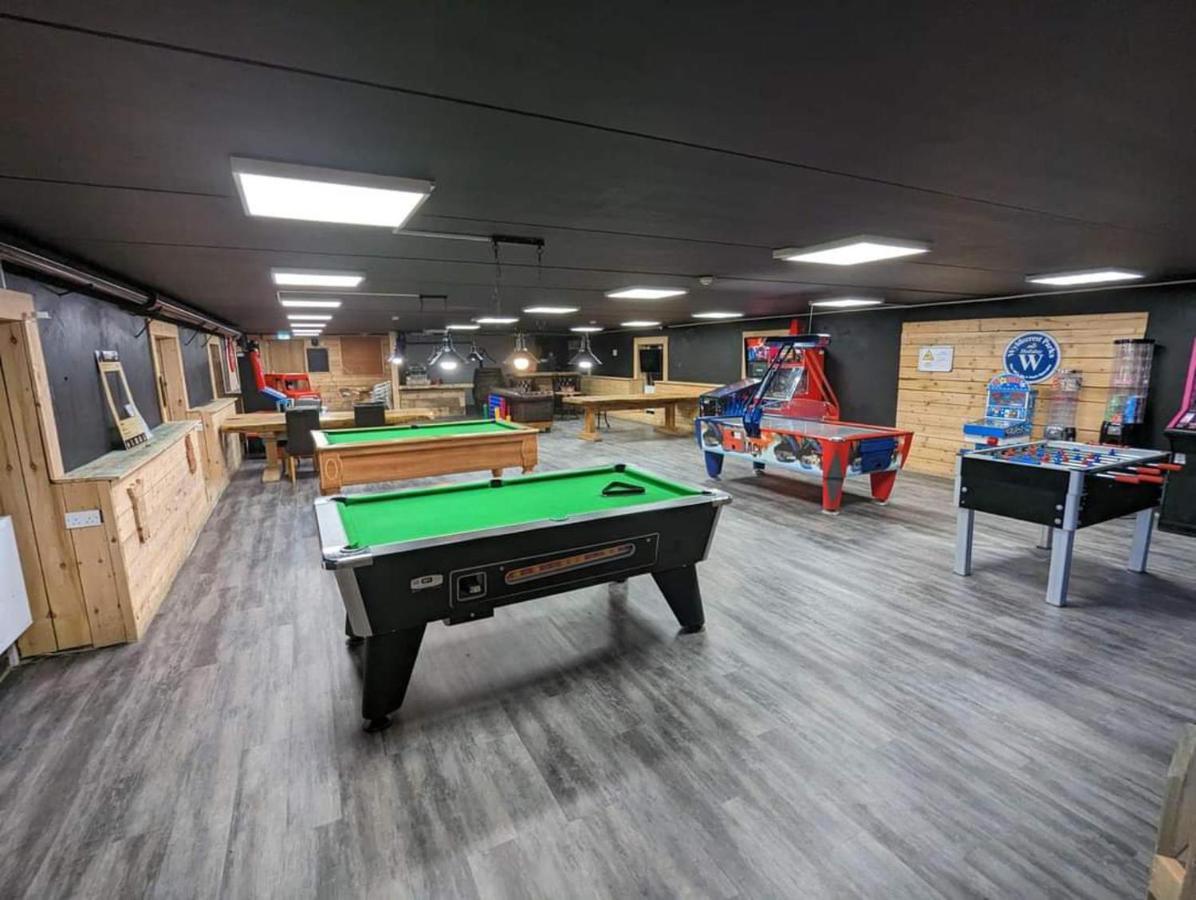 Apple Tree Lodge Hot Tub 3 Bedroom 2 Bars Morpeth Exterior photo
